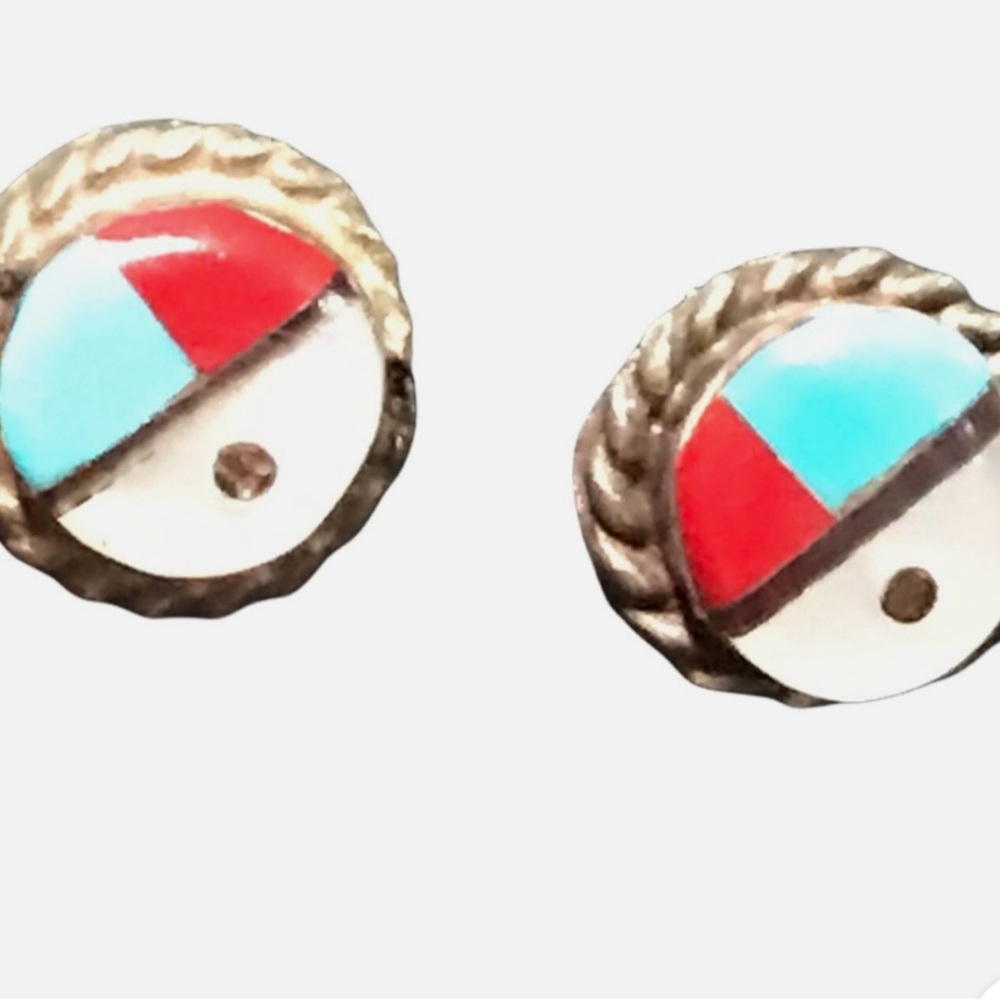 VINTAGE UNISEX NATIVE AMERICAN ZUNI STERLING SILVER  STUD EARRINGS.